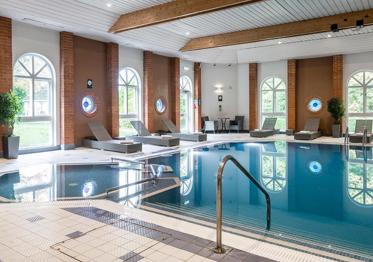 Hogs Back Hotel & Spa Nr Farnham Фарнем Екстер'єр фото