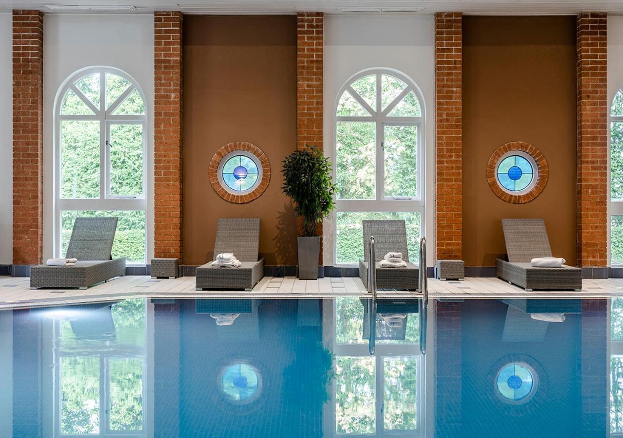 Hogs Back Hotel & Spa Nr Farnham Фарнем Екстер'єр фото