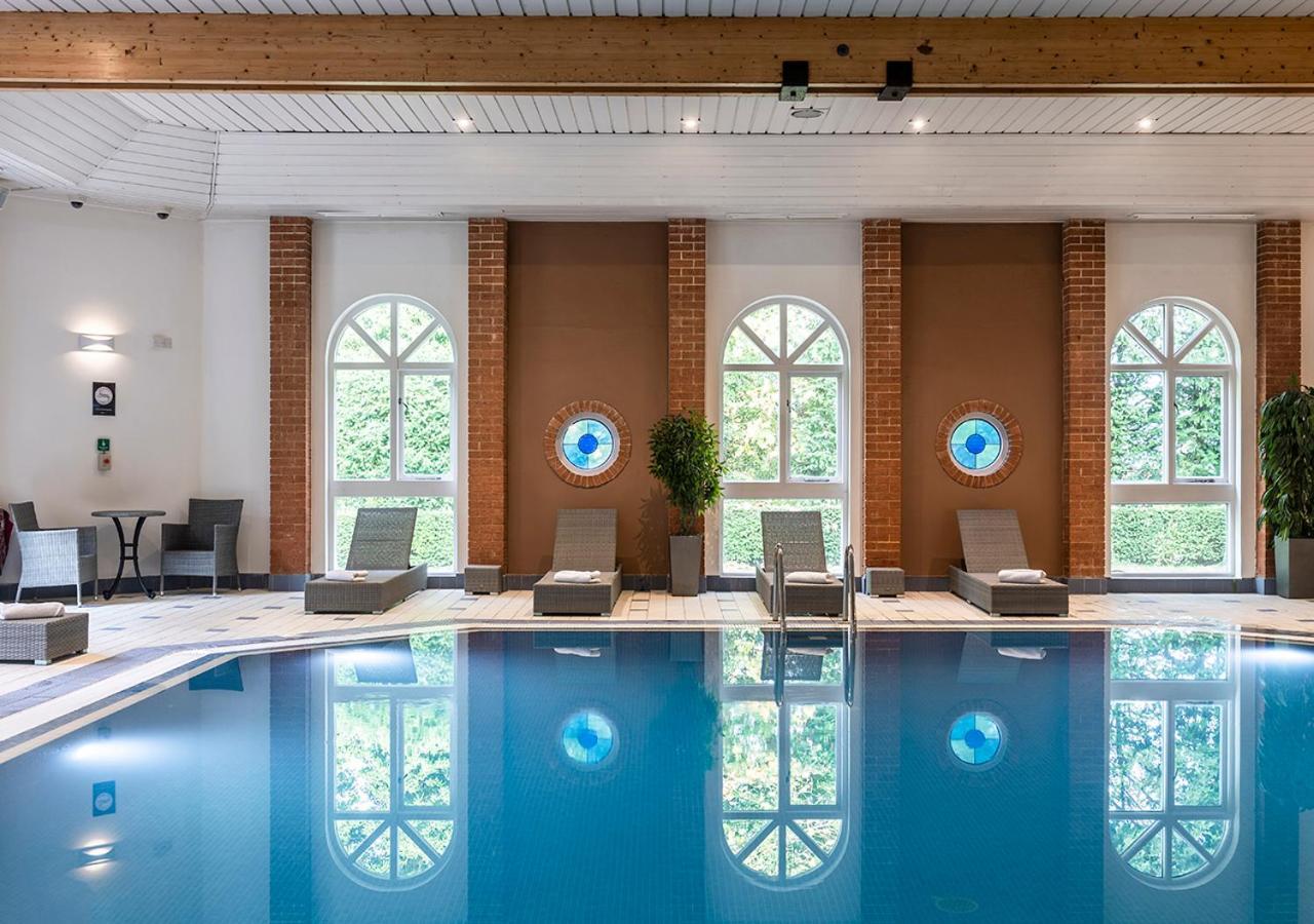 Hogs Back Hotel & Spa Nr Farnham Фарнем Екстер'єр фото
