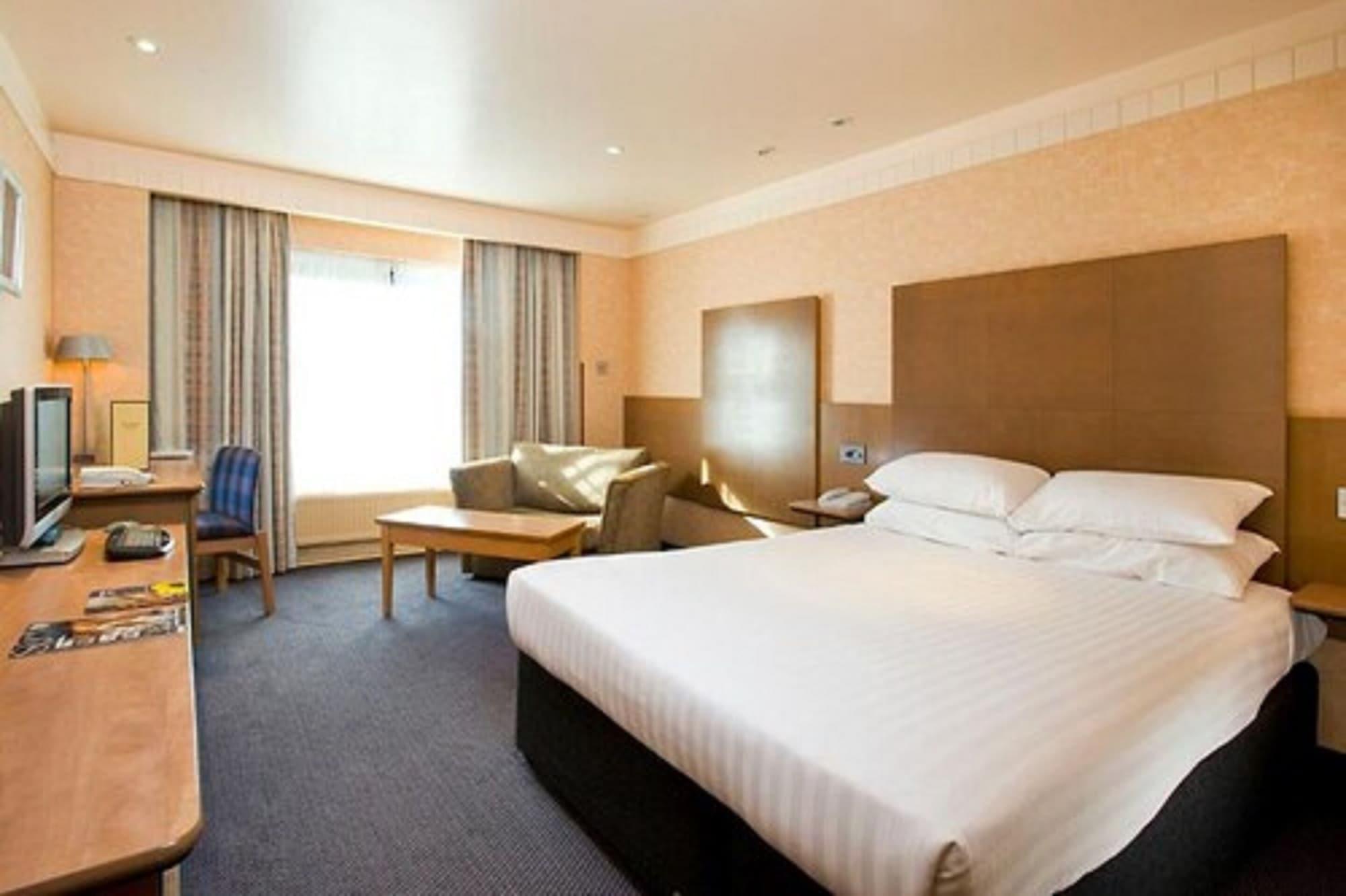 Hogs Back Hotel & Spa Nr Farnham Фарнем Екстер'єр фото