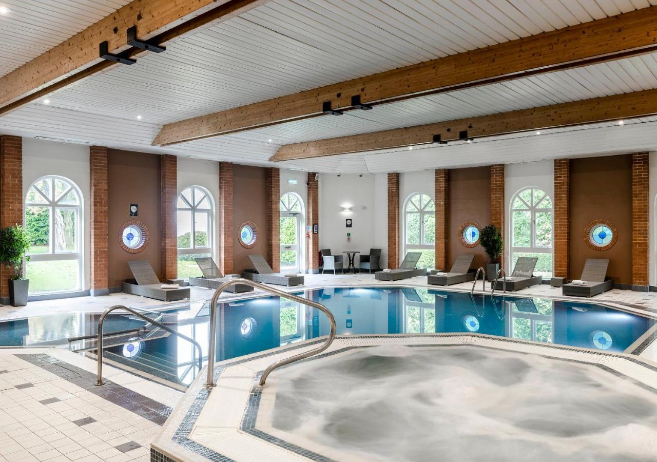 Hogs Back Hotel & Spa Nr Farnham Фарнем Екстер'єр фото