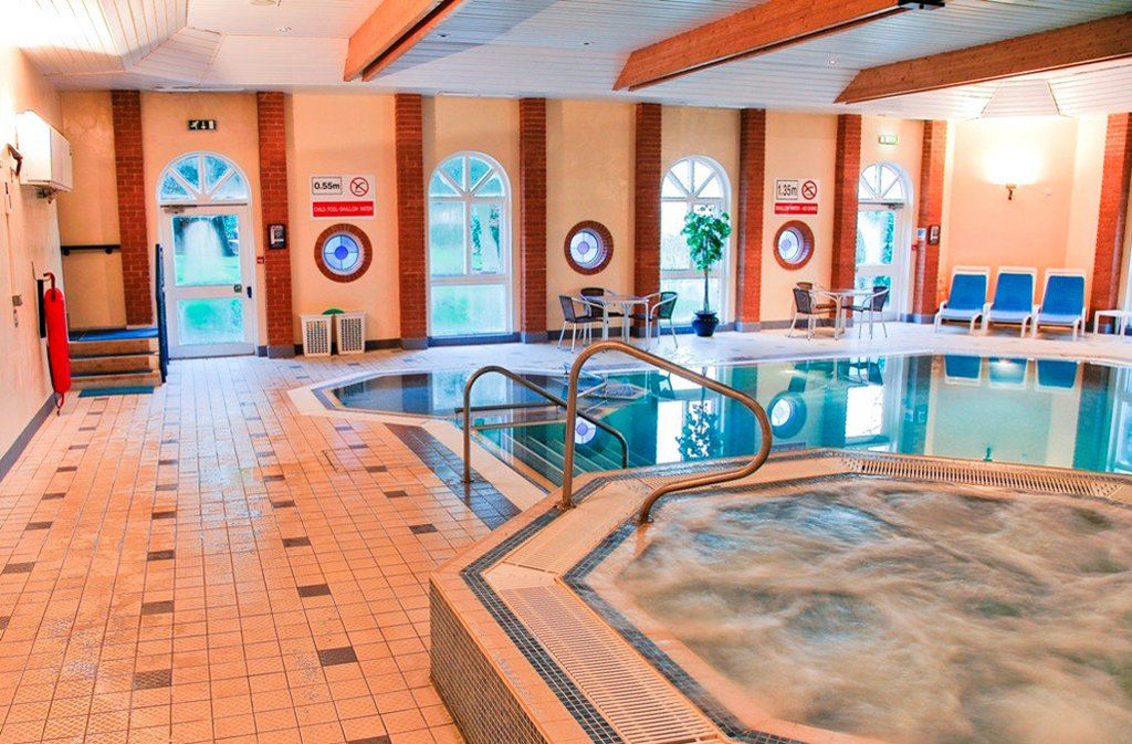Hogs Back Hotel & Spa Nr Farnham Фарнем Екстер'єр фото