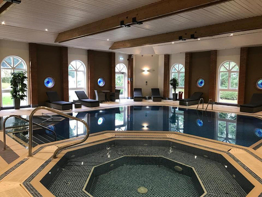 Hogs Back Hotel & Spa Nr Farnham Фарнем Екстер'єр фото